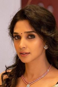 Nyla Usha